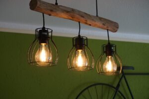 Eletricista versus canalizador: qual a diferença?